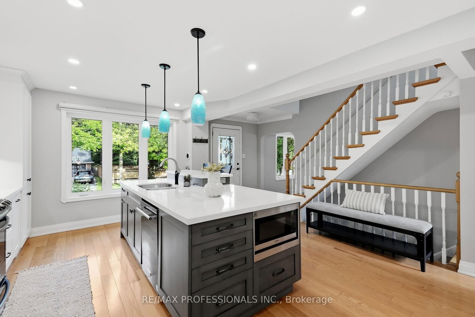 38 Ballacaine Drive • Toronto, ON photo 14