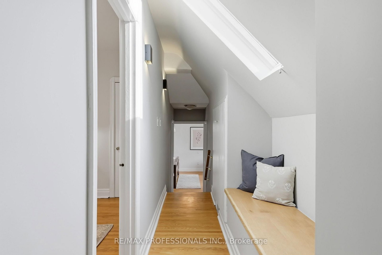 38 Ballacaine Drive • Toronto, ON photo 18