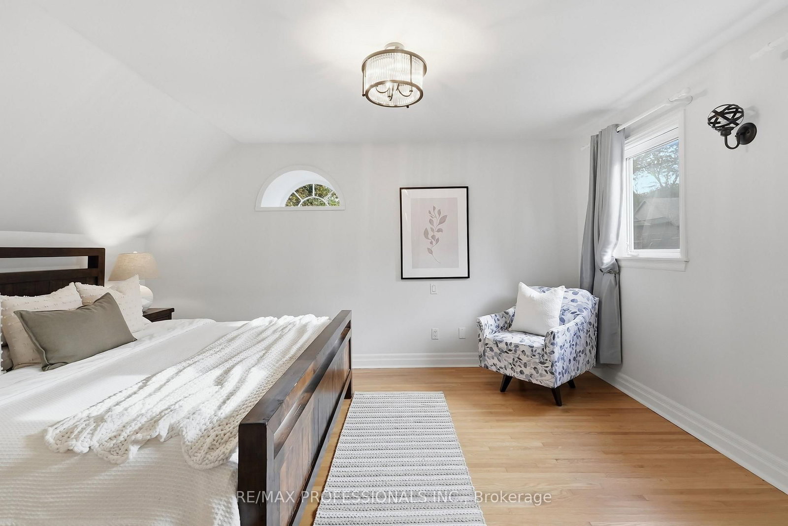 38 Ballacaine Drive • Toronto, ON photo 20