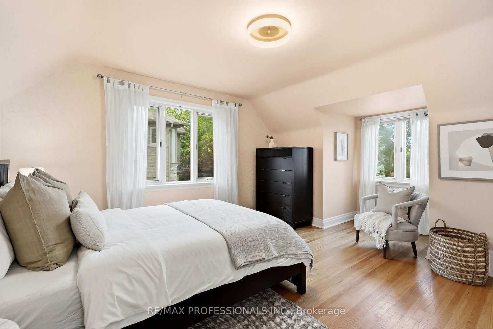 38 Ballacaine Drive • Toronto, ON photo 22