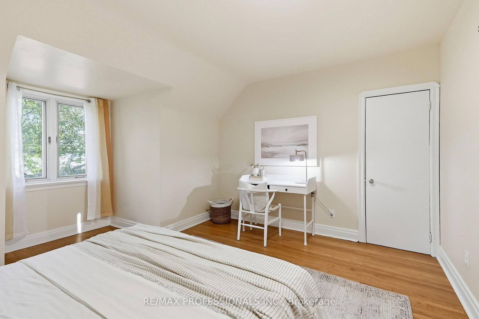 38 Ballacaine Drive • Toronto, ON photo 26