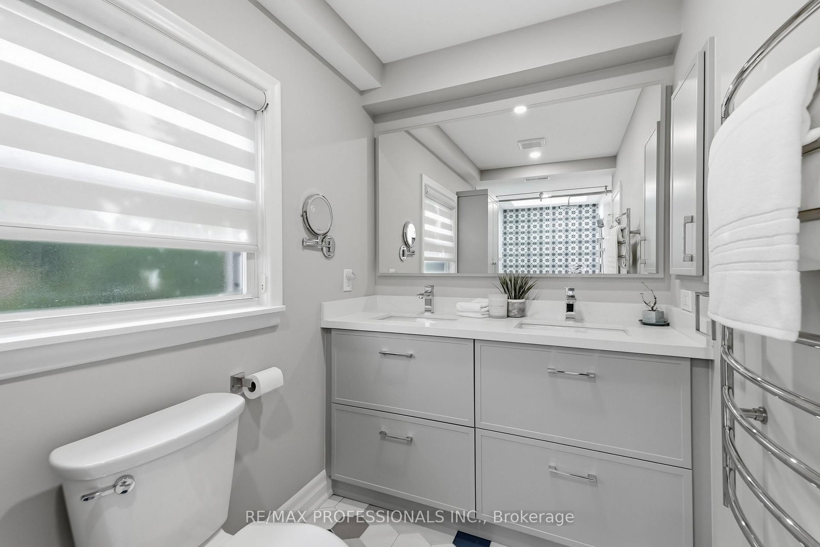 38 Ballacaine Drive • Toronto, ON photo 27