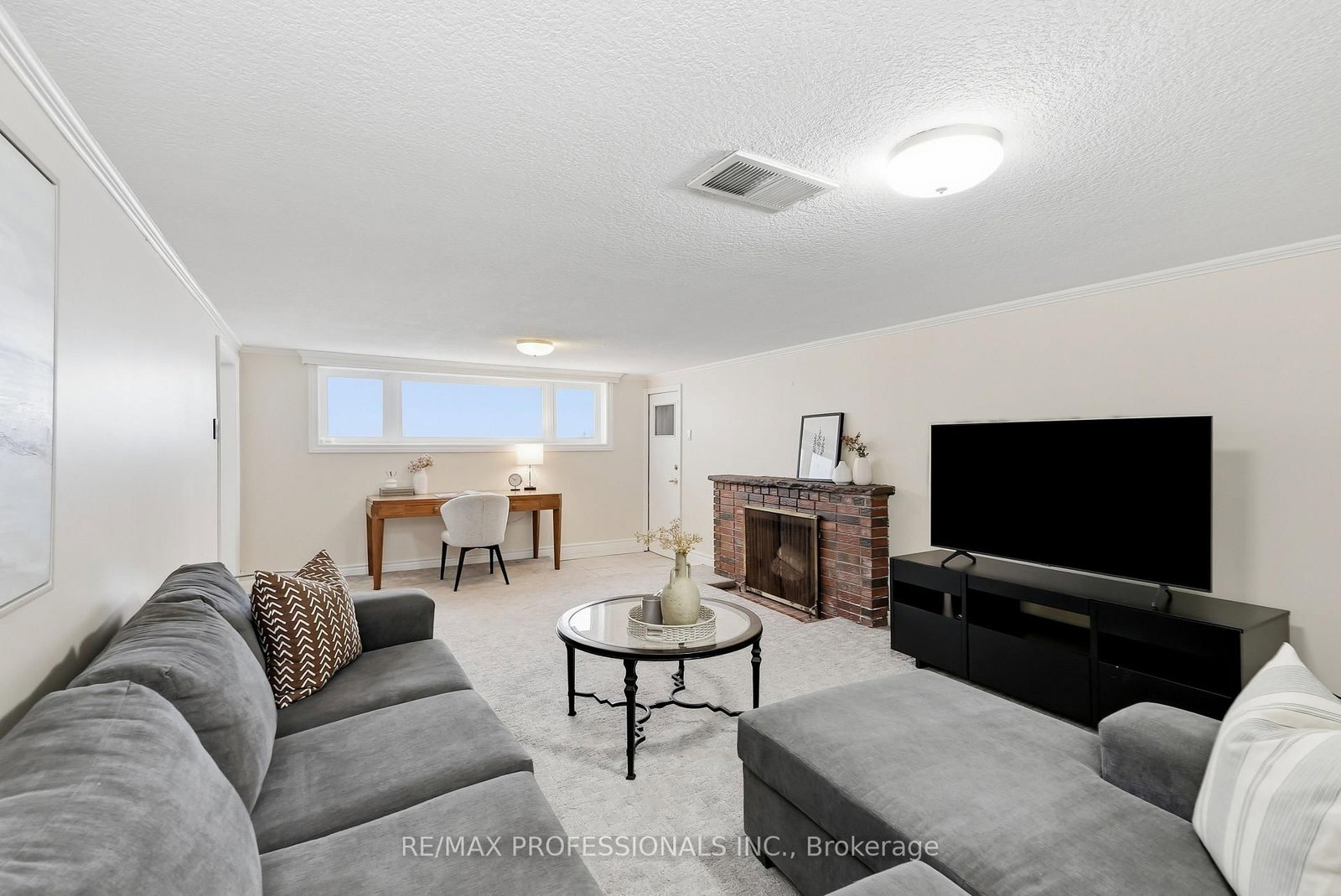 38 Ballacaine Drive • Toronto, ON photo 30