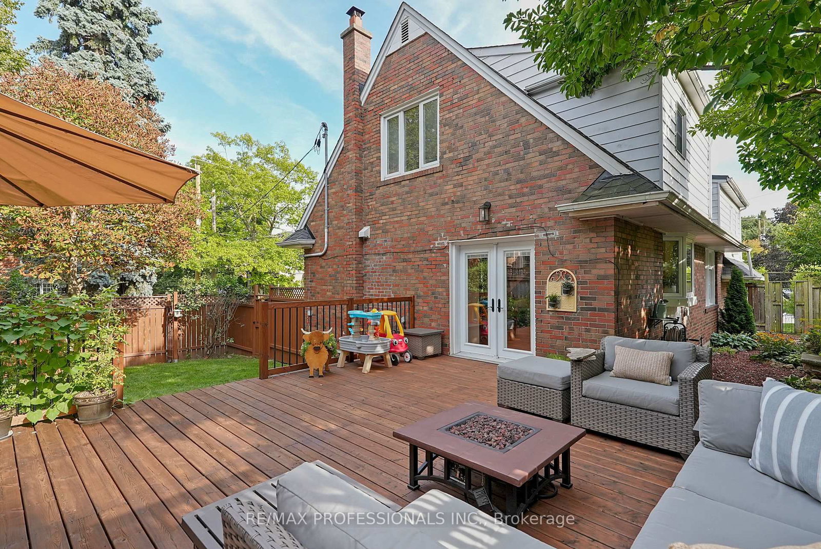 38 Ballacaine Drive • Toronto, ON photo 38