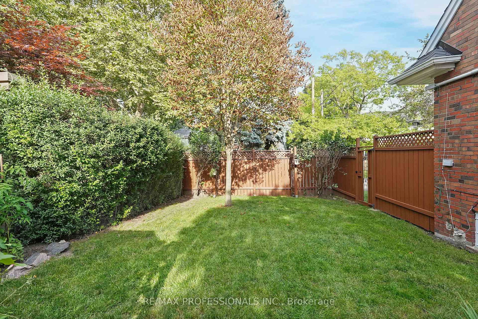 38 Ballacaine Drive • Toronto, ON photo 43