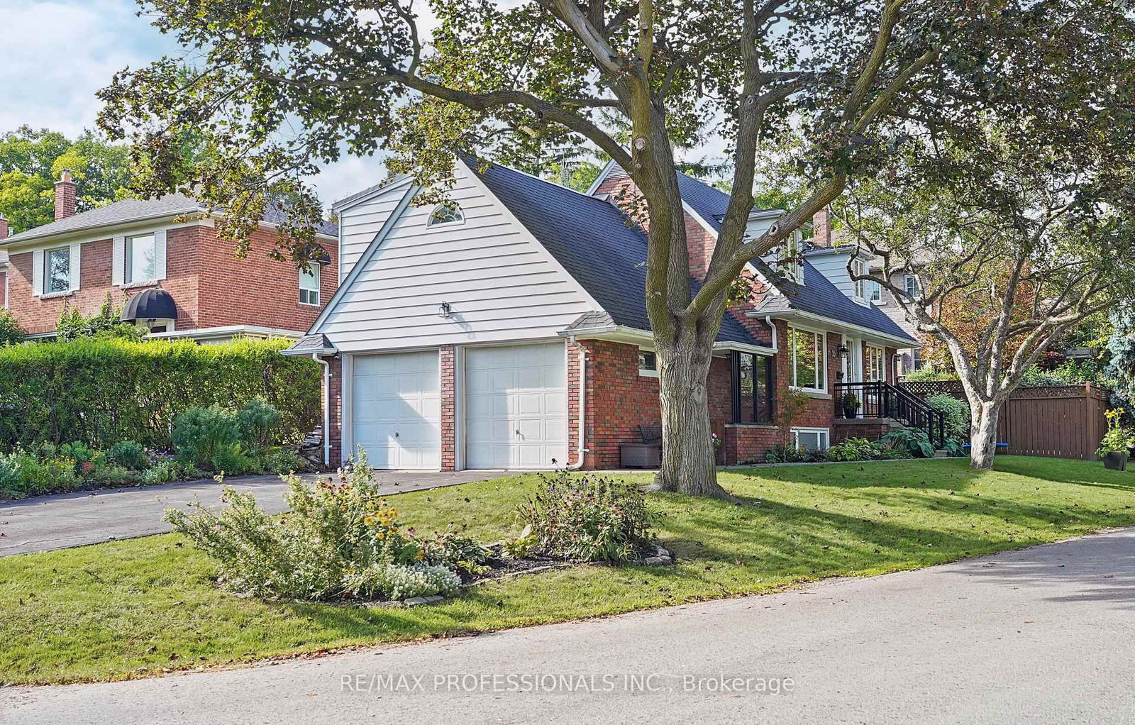 38 Ballacaine Drive • Toronto, ON photo 46