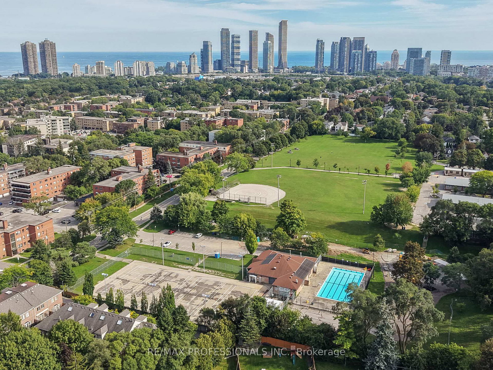 38 Ballacaine Drive • Toronto, ON photo 50
