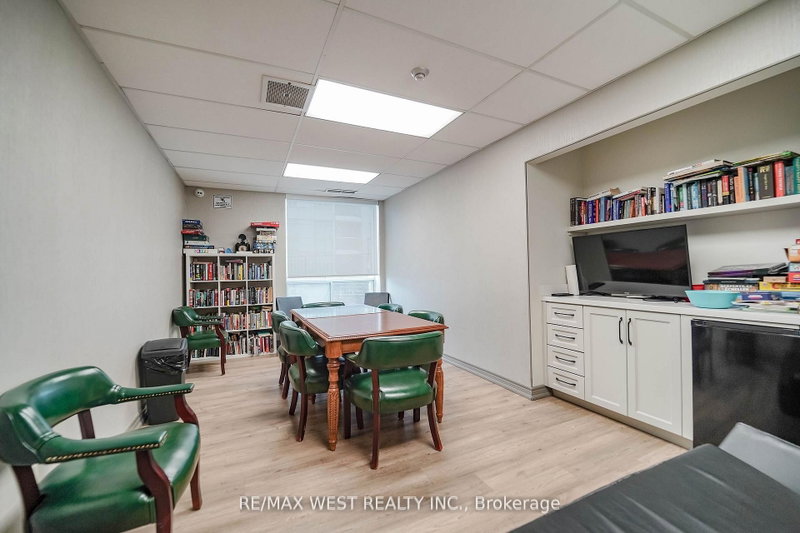 190 Manitoba Toronto,ON M8Y 3Y8 — Photo 12