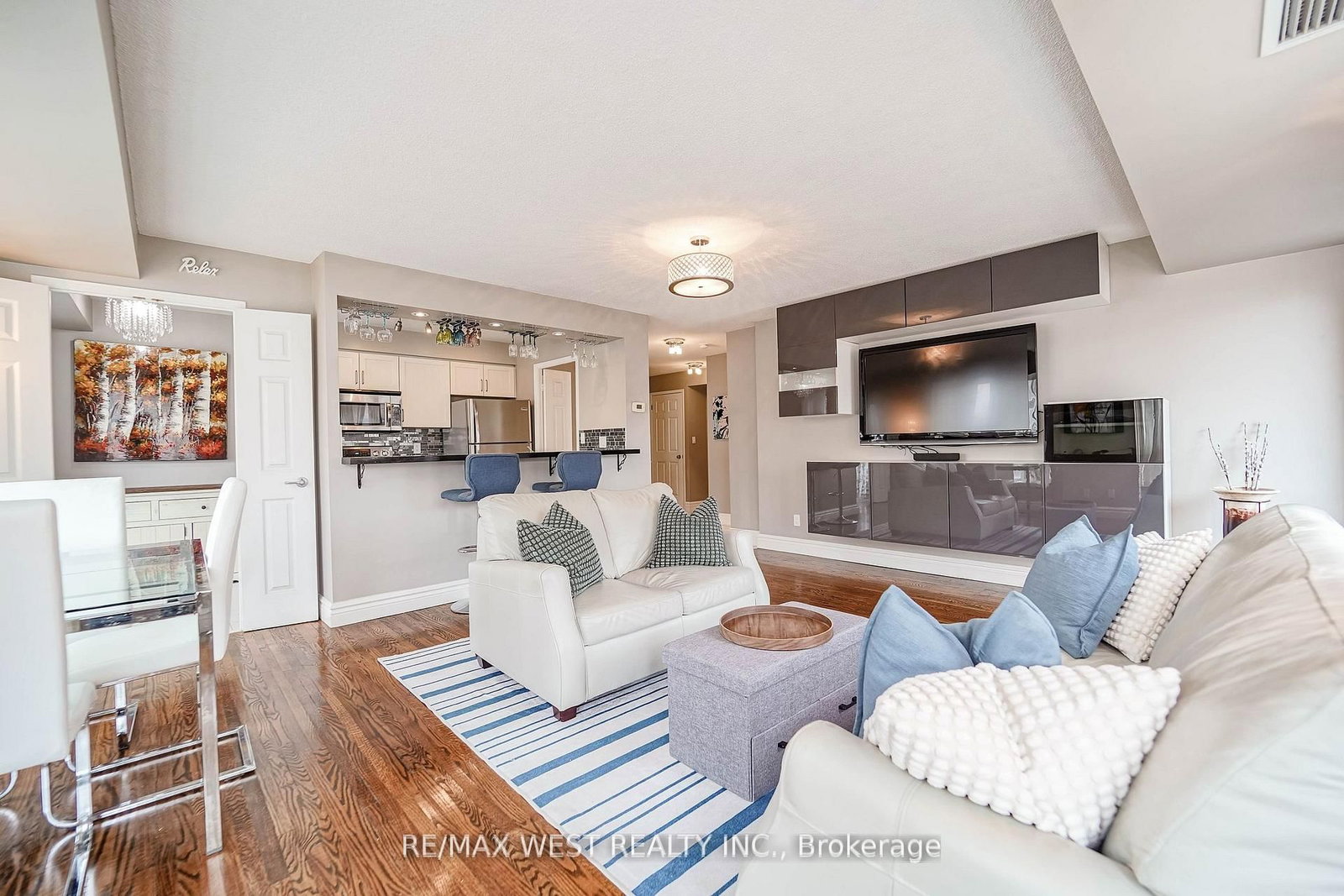 190 Manitoba Street • #309 • Toronto, ON photo 3