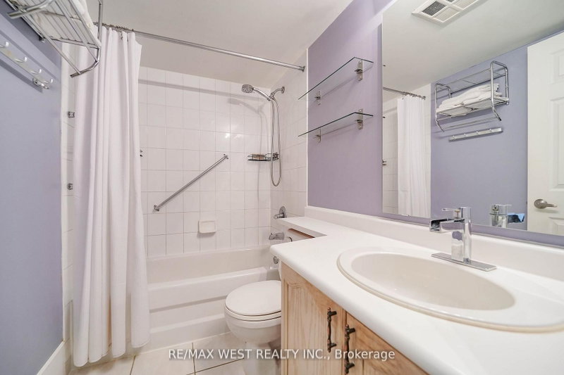 190 Manitoba Toronto,ON M8Y 3Y8 — Photo 9
