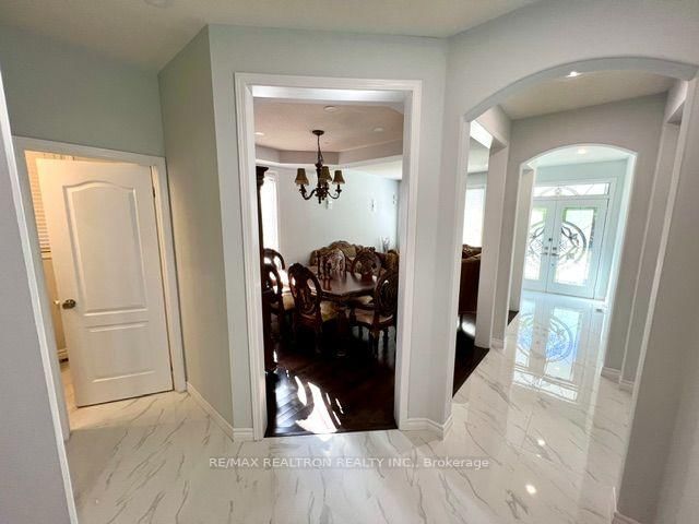 34 Catchfly Crescent • Brampton, ON photo 2
