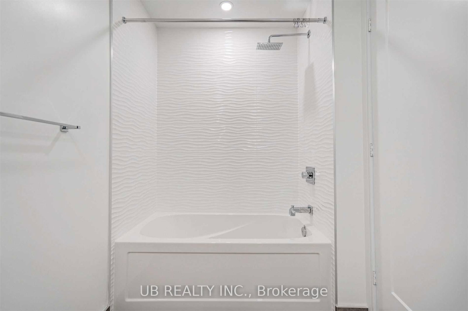70 Annie Craig Toronto,ON M8V 0C4 — Photo 27