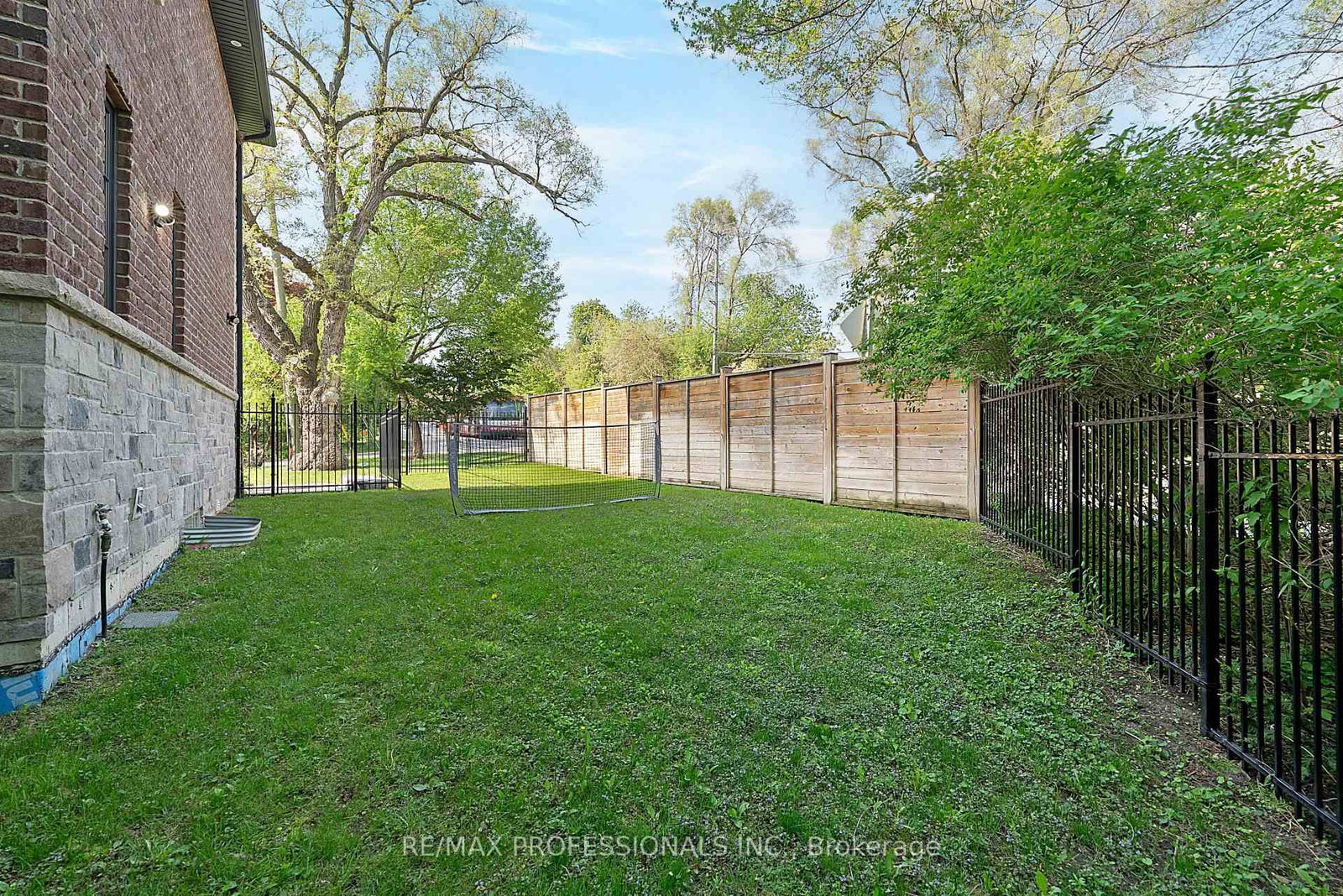 146 Thompson Avenue • Toronto, ON photo 47