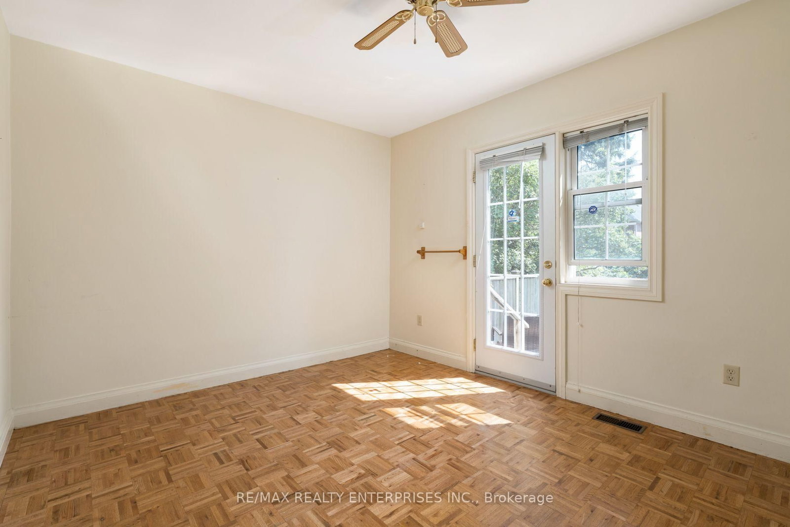 52 Briarwood Avenue • Mississauga, ON photo 14