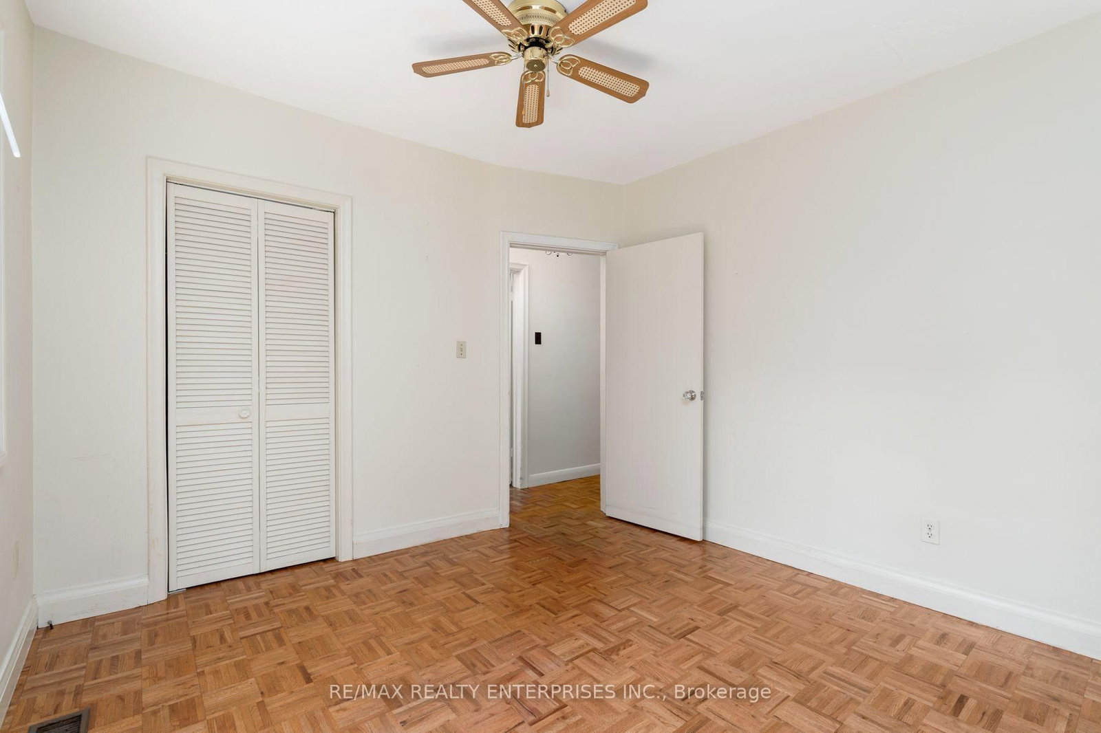 52 Briarwood Avenue • Mississauga, ON photo 16