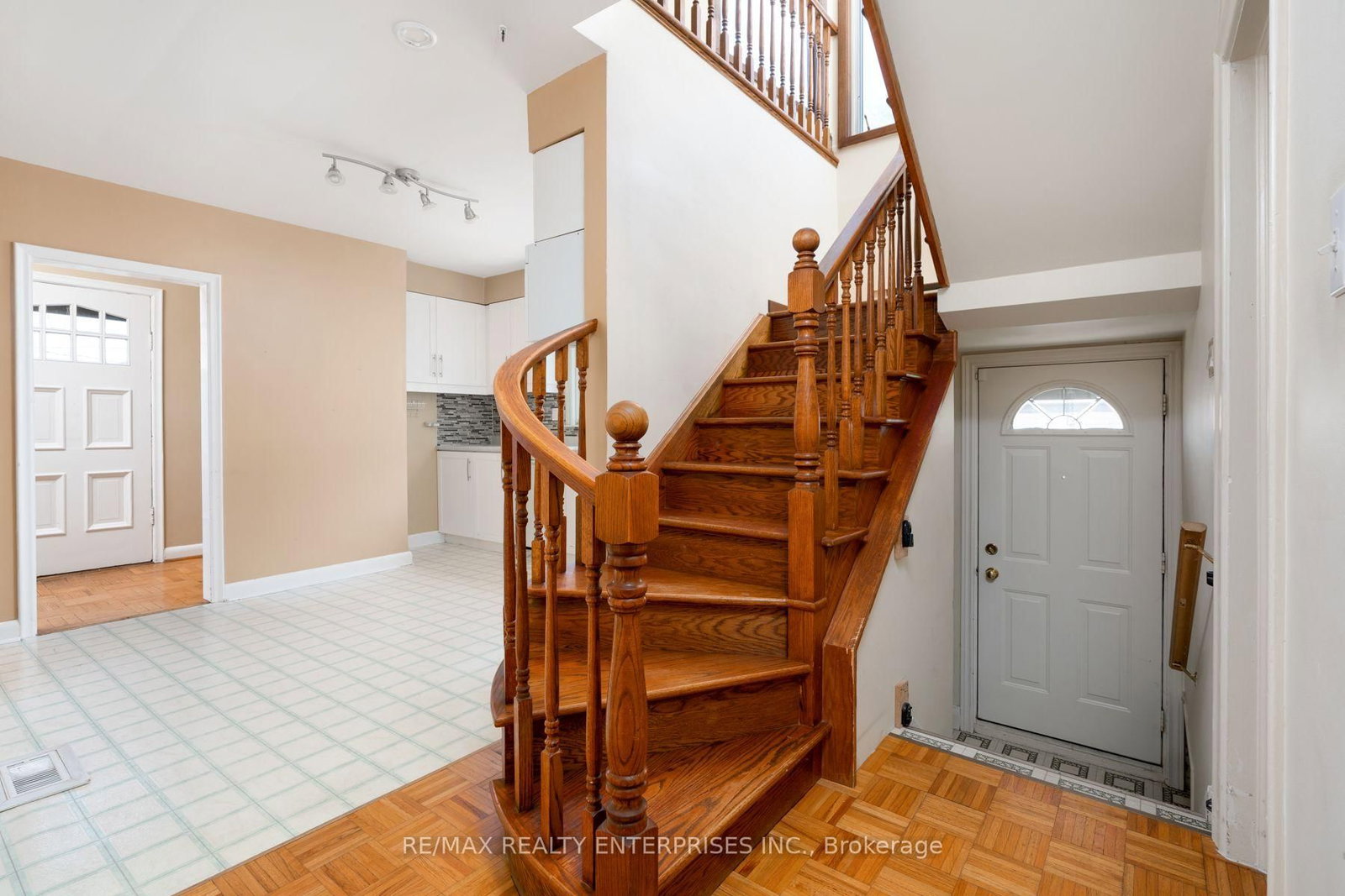 52 Briarwood Avenue • Mississauga, ON photo 19