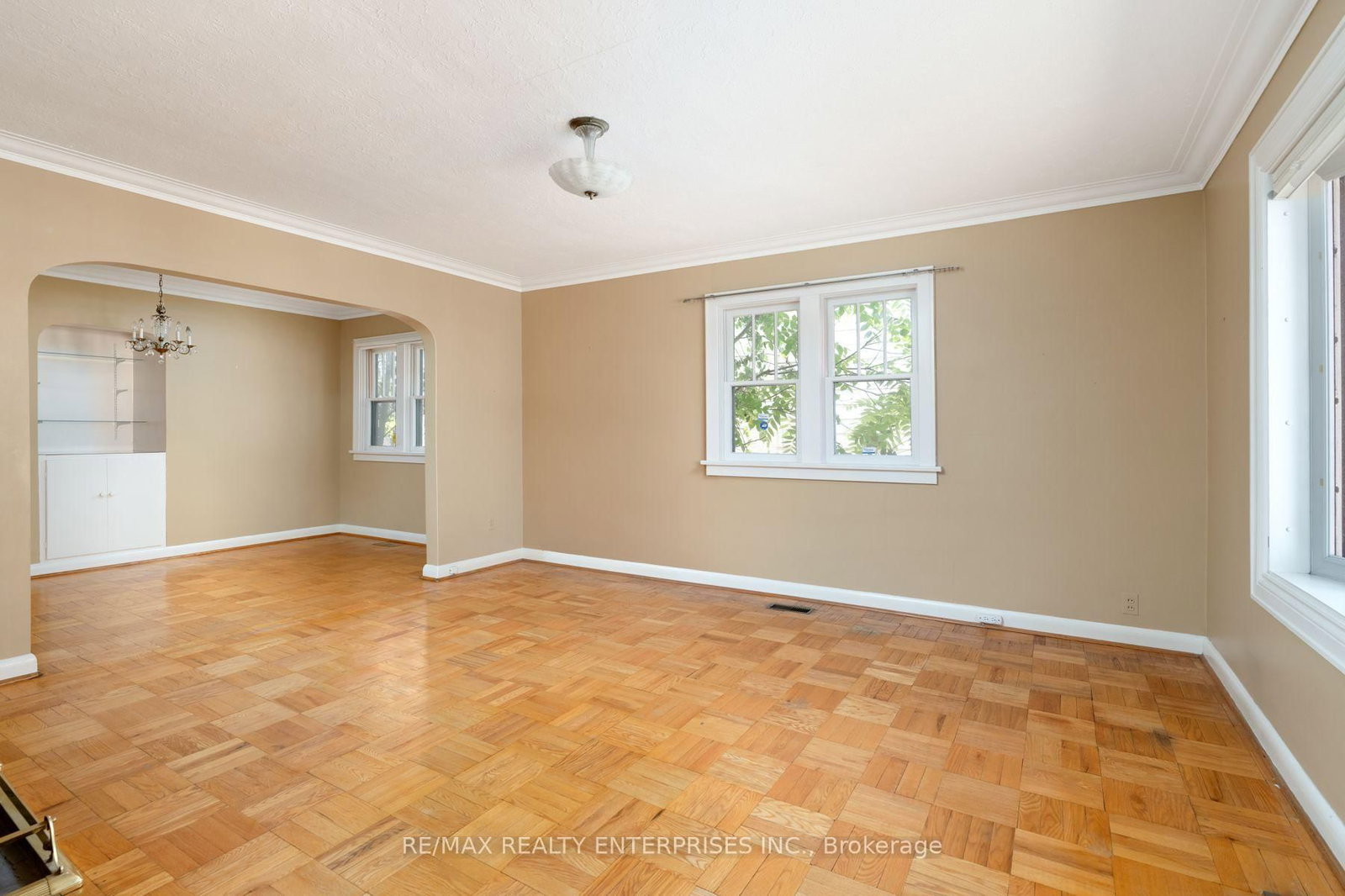 52 Briarwood Avenue • Mississauga, ON photo 5