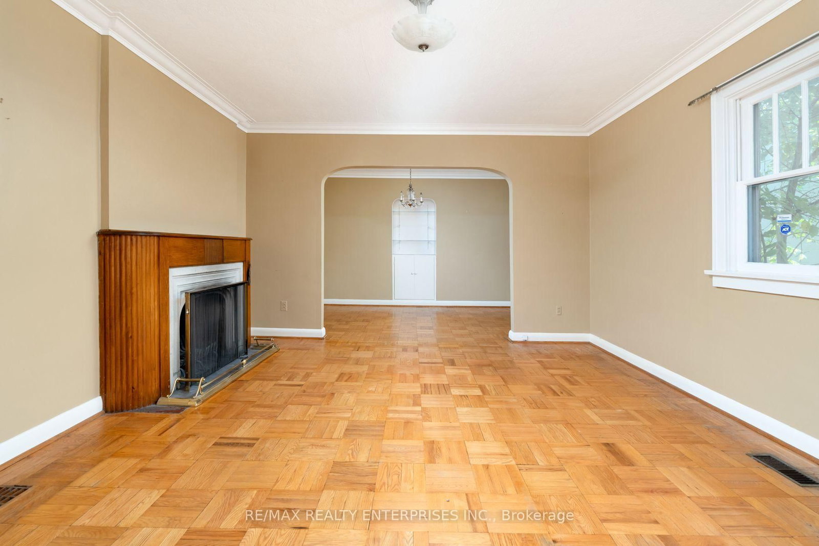 52 Briarwood Avenue • Mississauga, ON photo 6