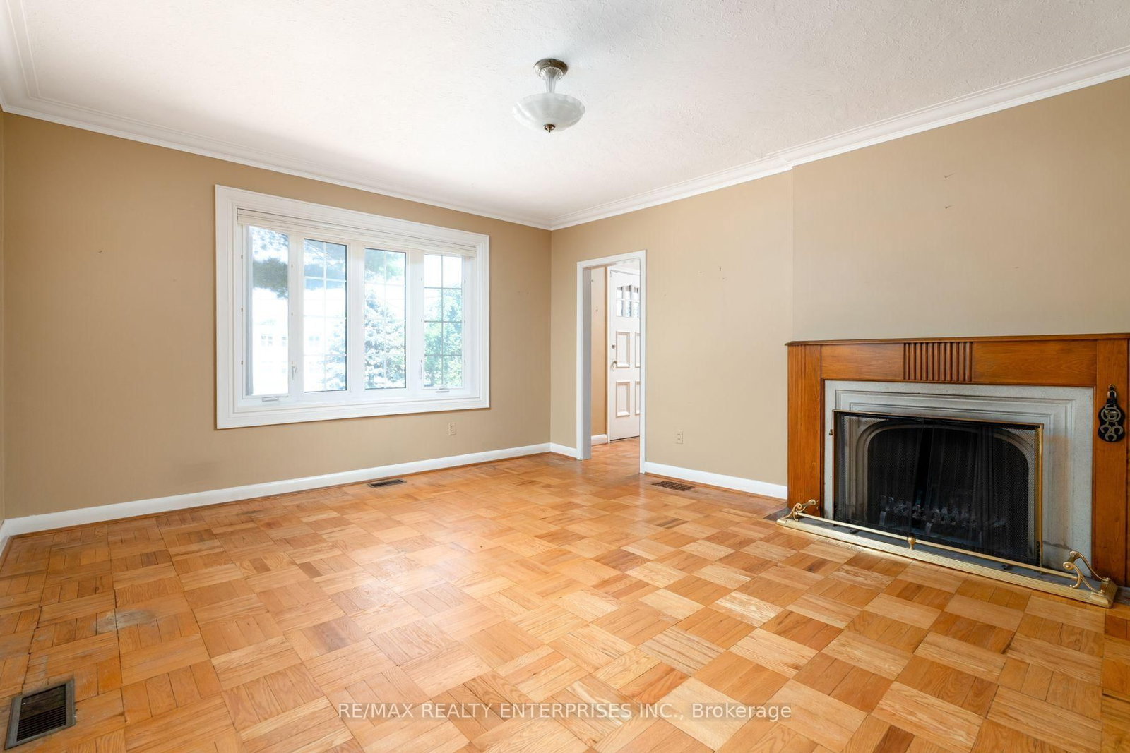 52 Briarwood Avenue • Mississauga, ON photo 8