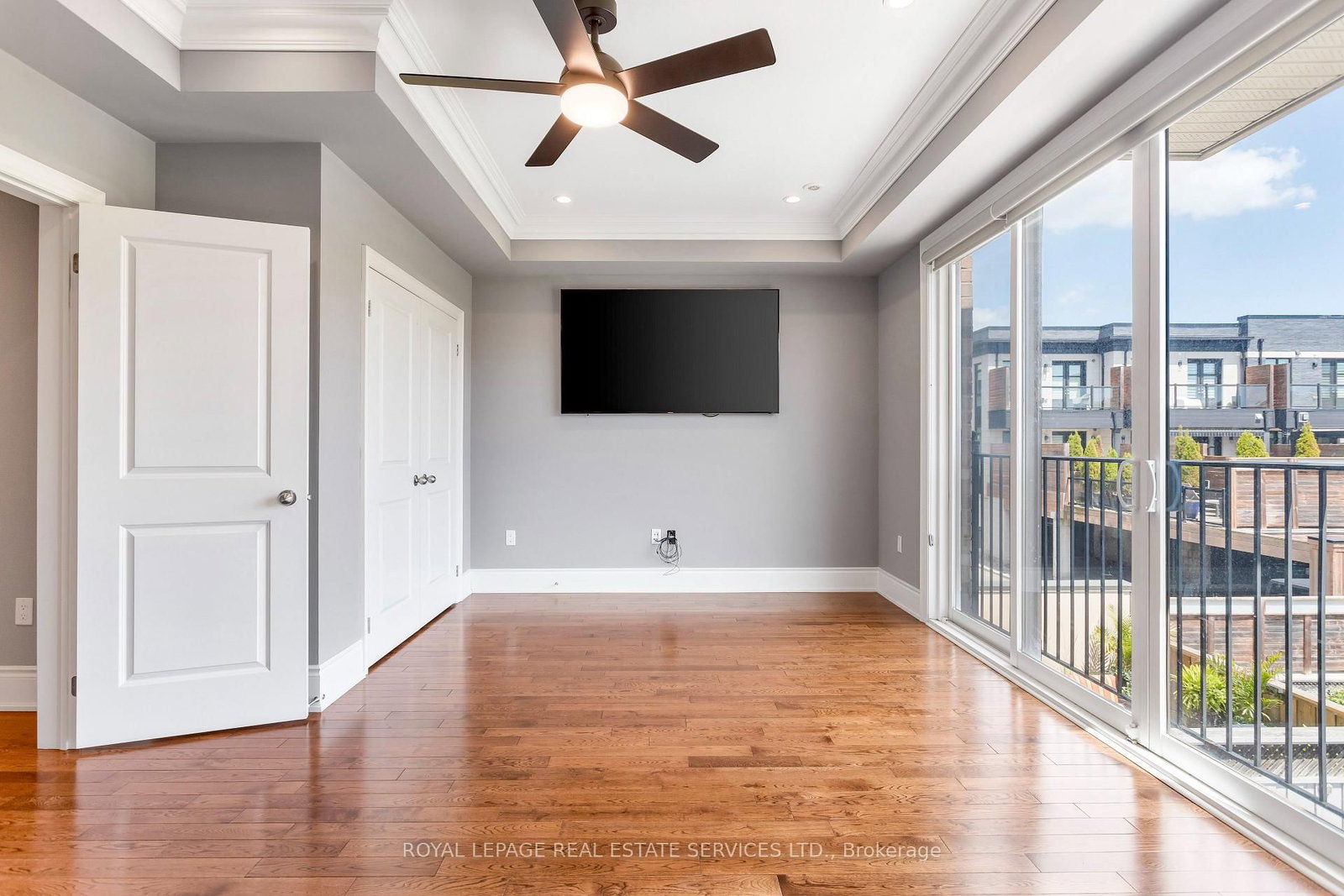 216 Rebecca Street • Oakville, ON photo 26