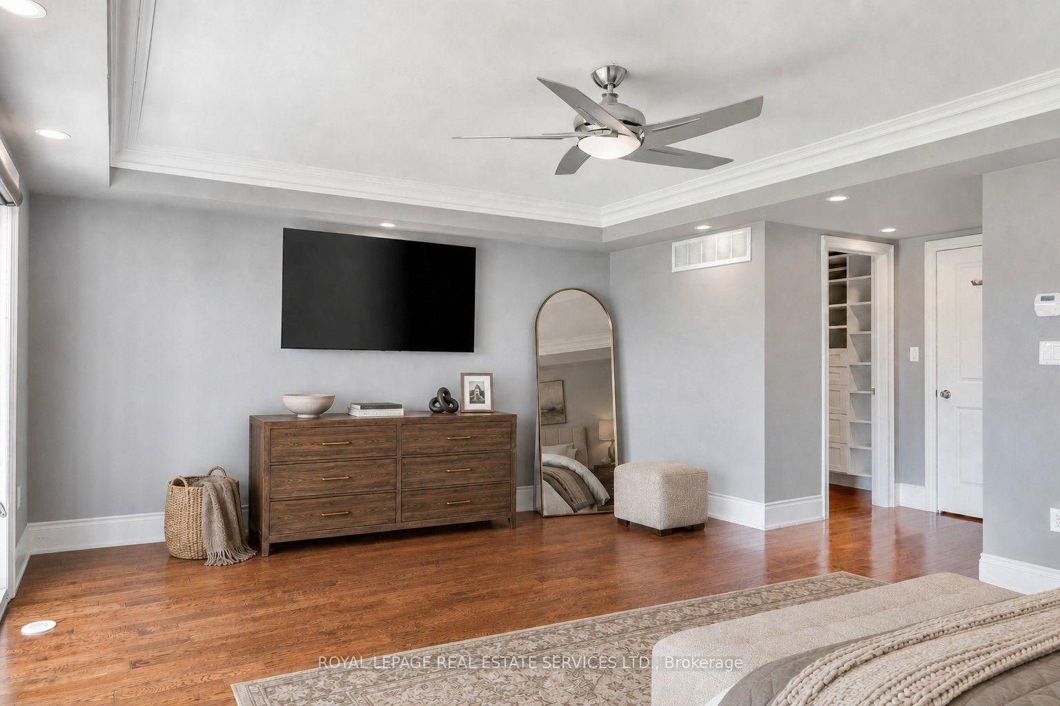 216 Rebecca Street • Oakville, ON photo 34