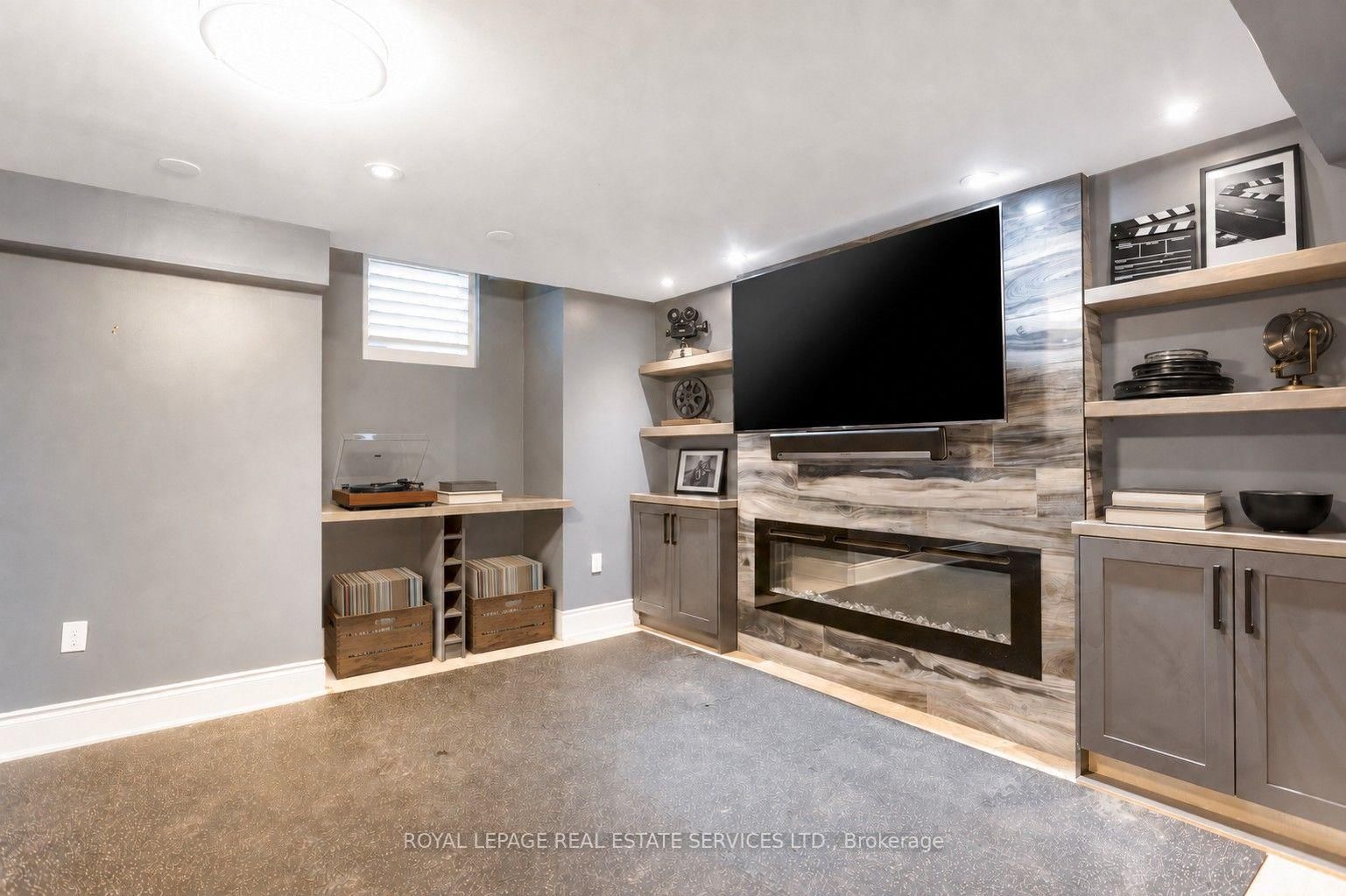 216 Rebecca Street • Oakville, ON photo 43