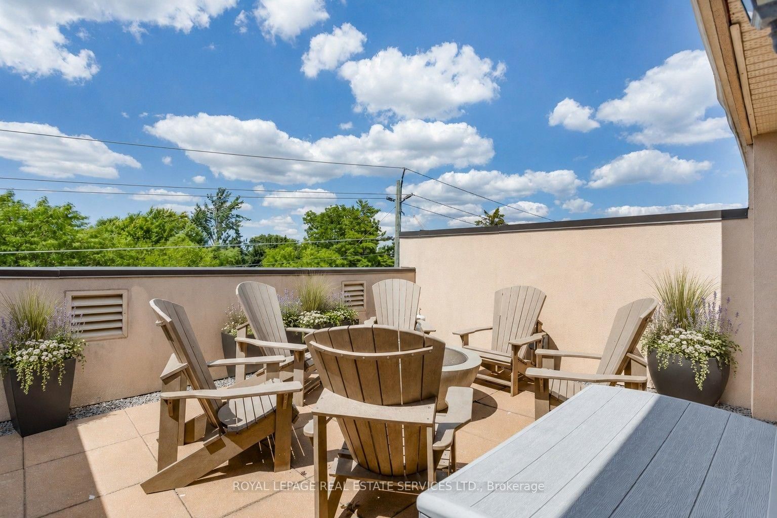 216 Rebecca Street • Oakville, ON photo 45