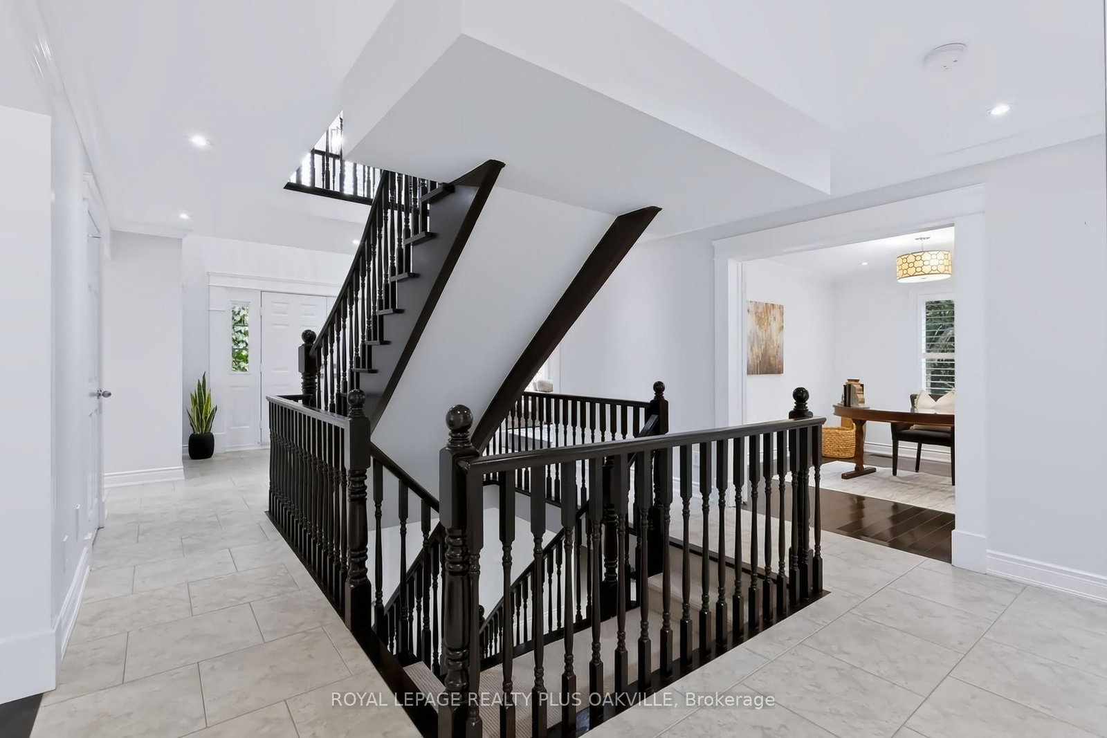 2097 Innkeeper Court • Oakville, ON photo 10
