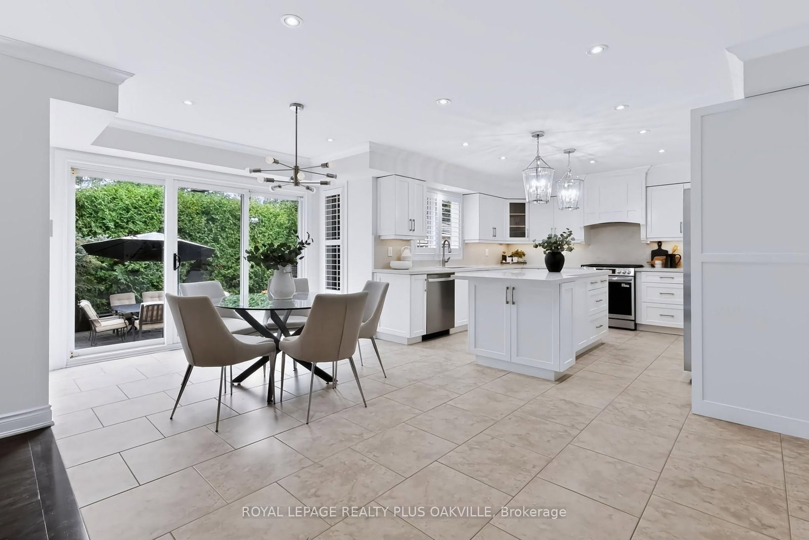 2097 Innkeeper Court • Oakville, ON photo 11
