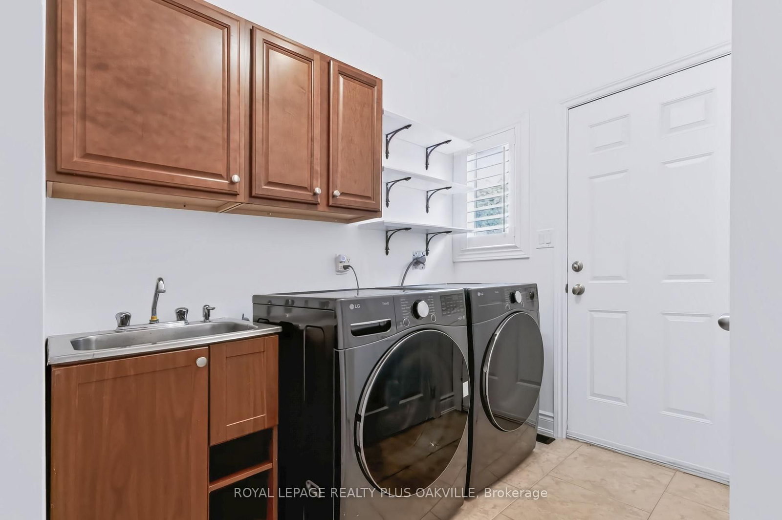 2097 Innkeeper Court • Oakville, ON photo 26