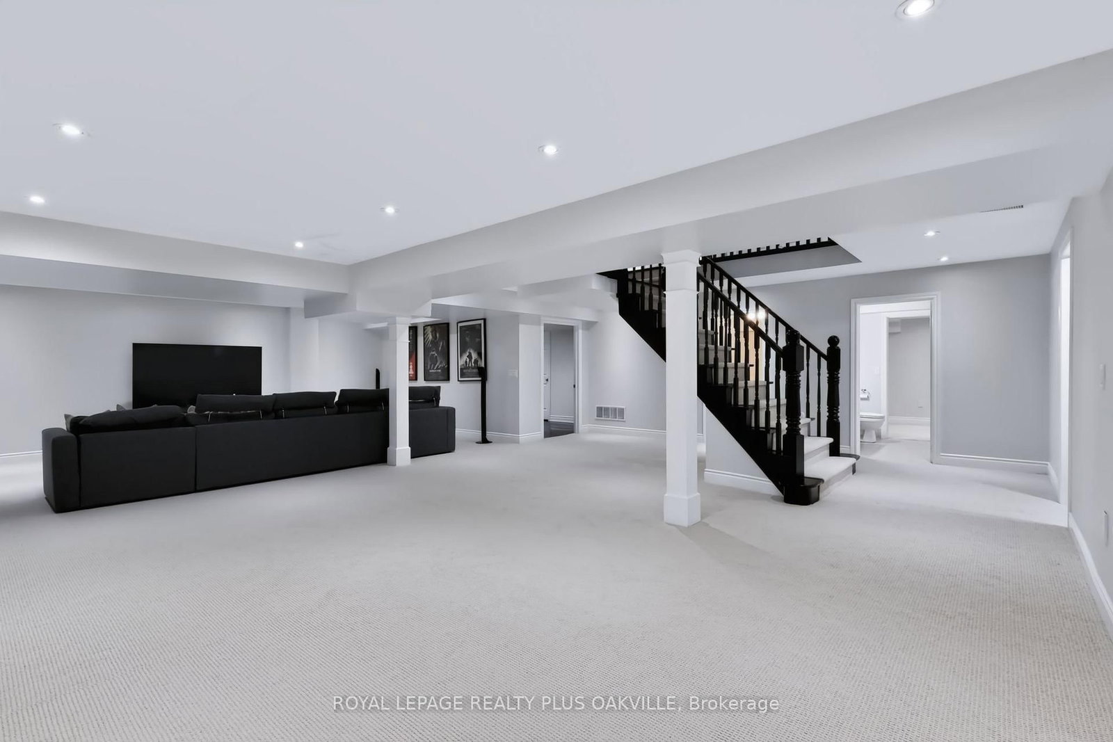 2097 Innkeeper Court • Oakville, ON photo 40