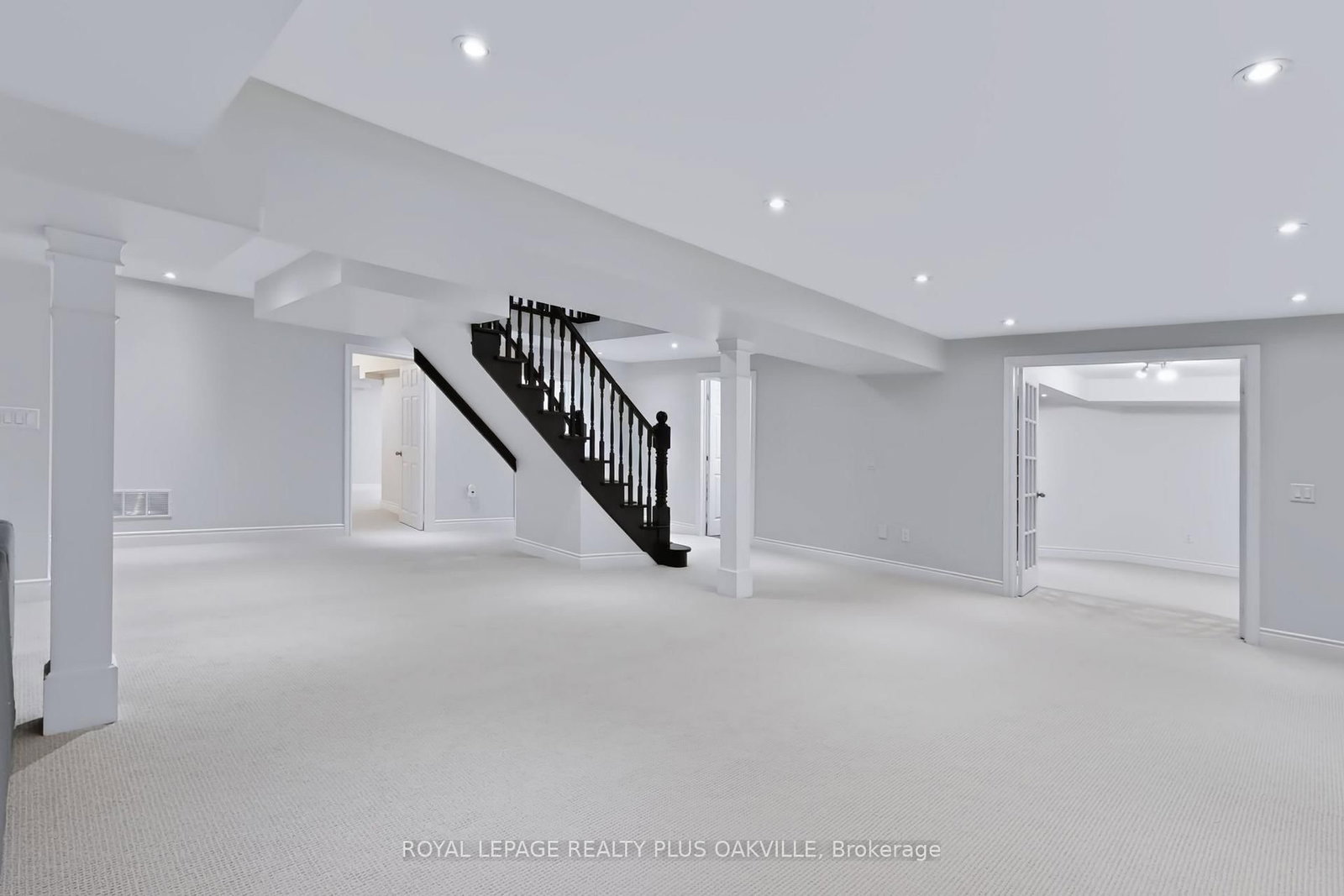 2097 Innkeeper Court • Oakville, ON photo 43