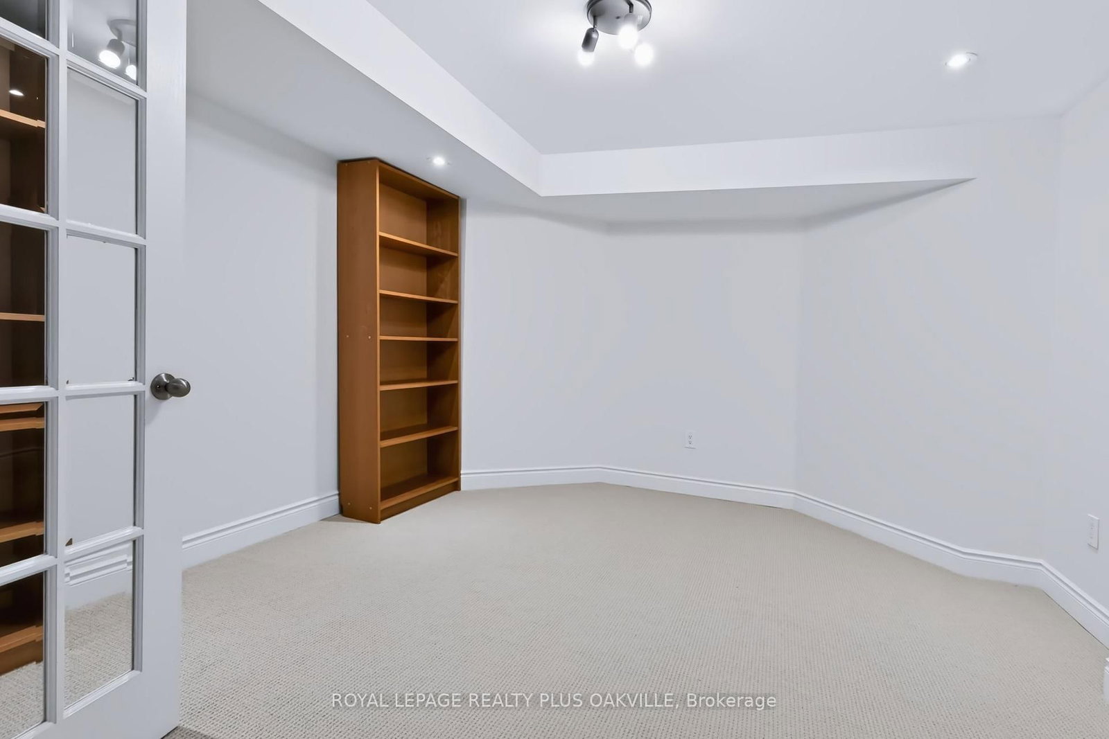 2097 Innkeeper Court • Oakville, ON photo 47
