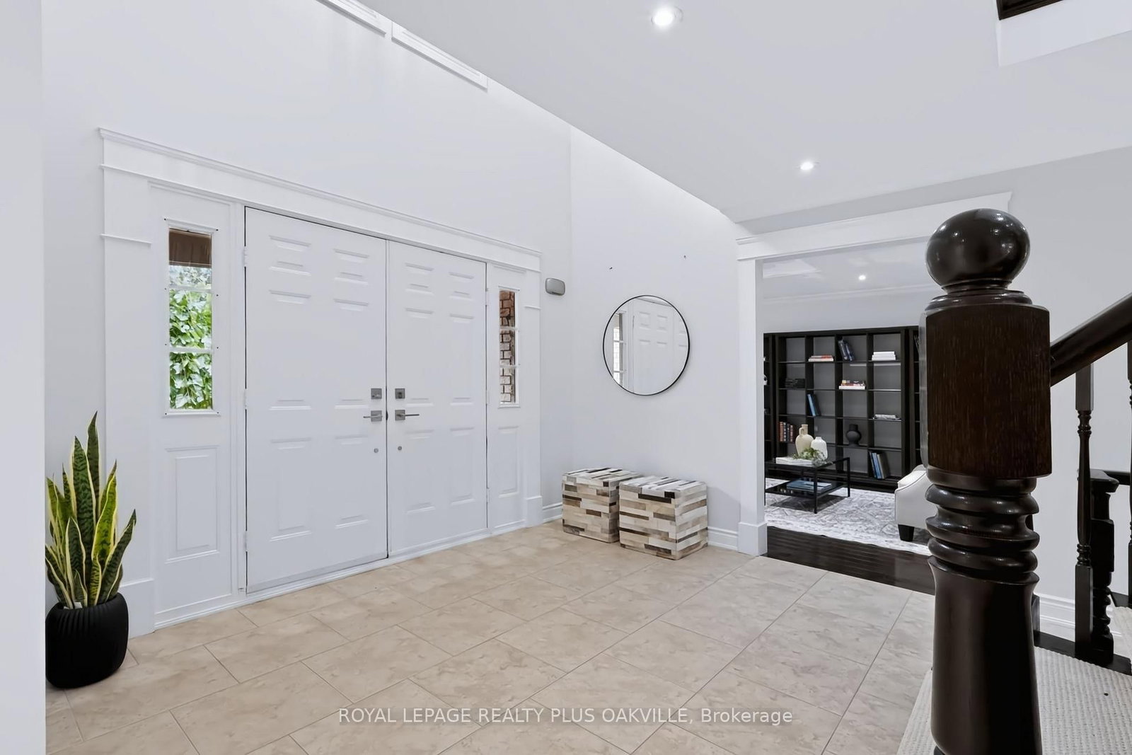 2097 Innkeeper Court • Oakville, ON photo 9