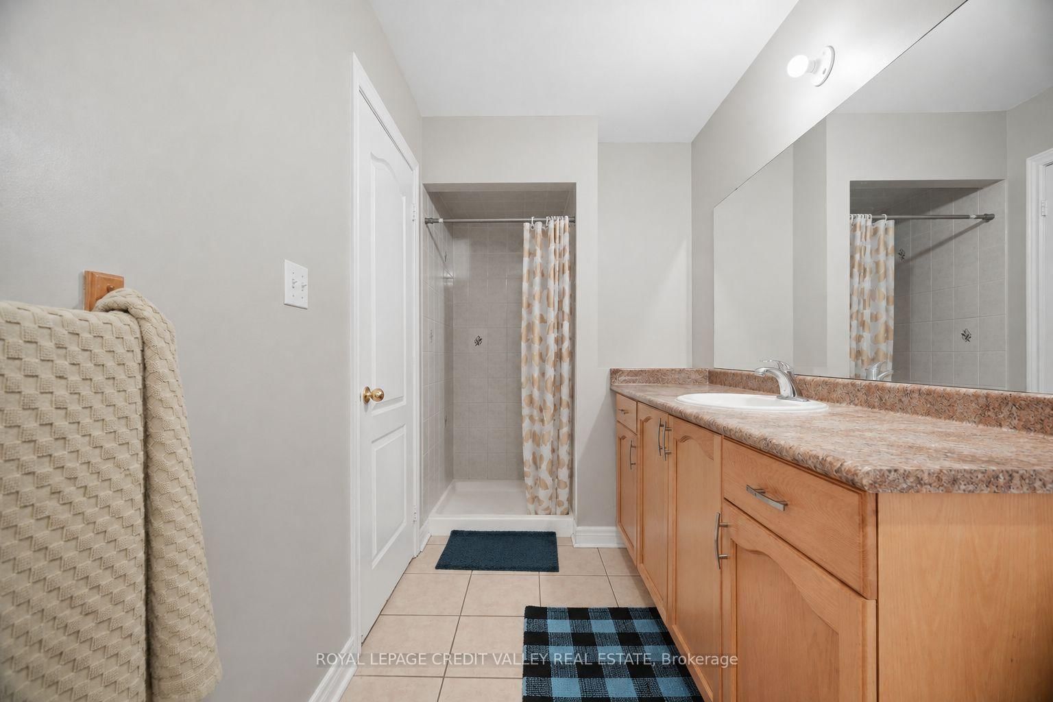 7443 Russian Olive Close • Mississauga, ON photo 27