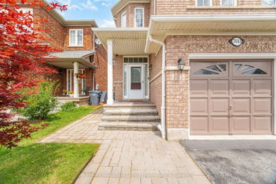 7443 Russian Olive Close • Mississauga, ON photo 3