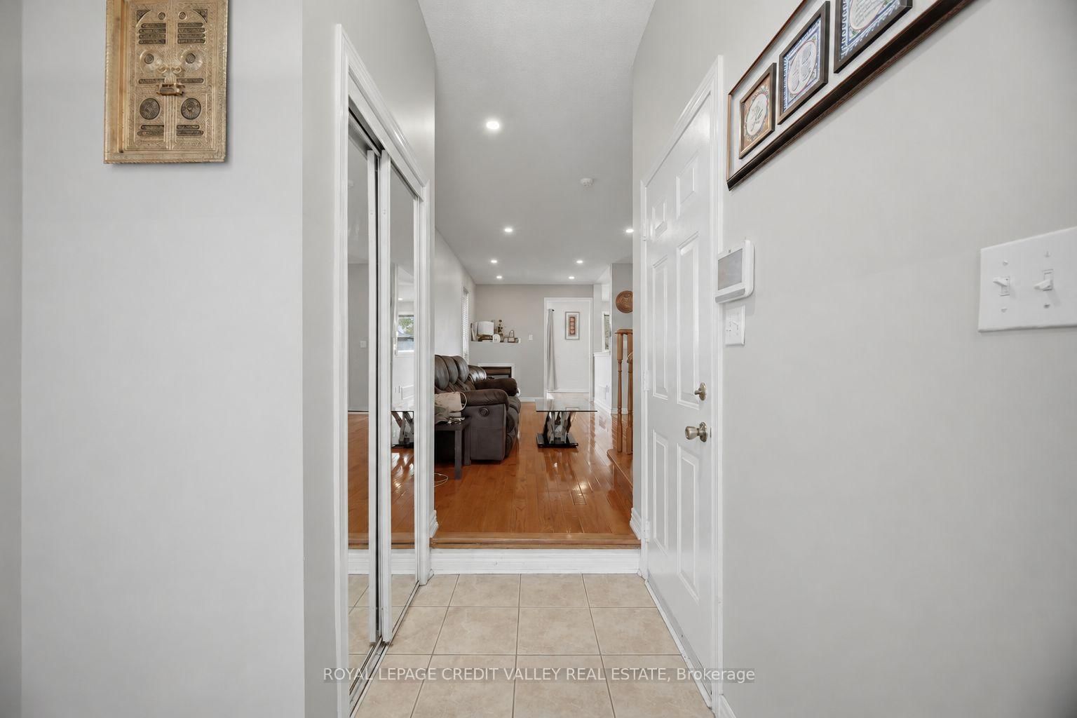 7443 Russian Olive Close • Mississauga, ON photo 6