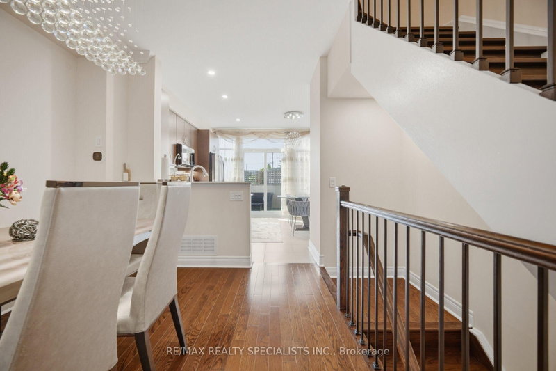 1812 Burnhamthorpe Mississauga,ON L4X 0A3 — Photo 10
