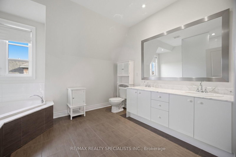 1812 Burnhamthorpe Mississauga,ON L4X 0A3 — Photo 38