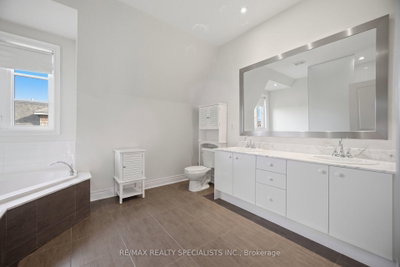 1812 Burnhamthorpe Mississauga,ON L4X 0A3 — Photo 38