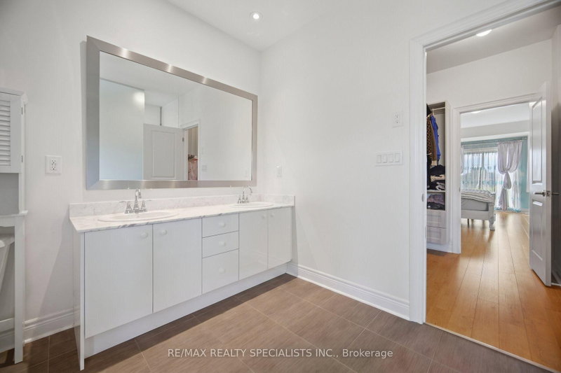 1812 Burnhamthorpe Mississauga,ON L4X 0A3 — Photo 39