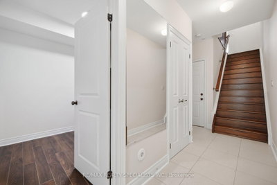 1812 Burnhamthorpe Road E • #112 • Mississauga, ON photo 6