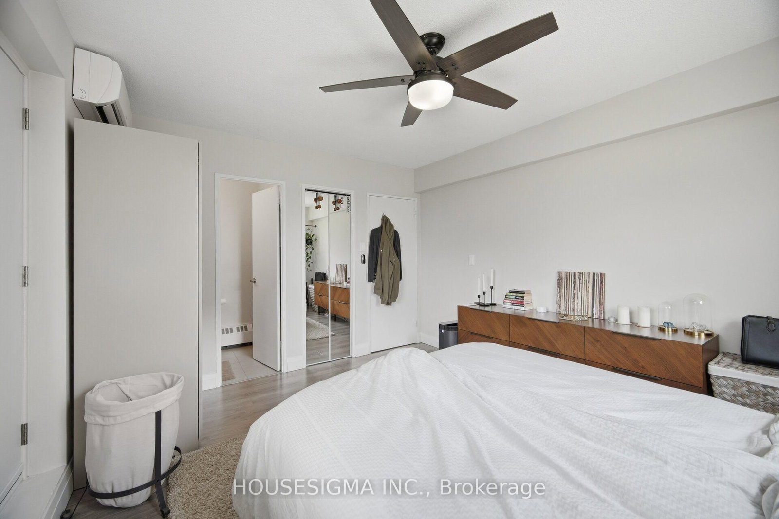 15 Elizabeth Street N • #801 • Mississauga, ON photo 29