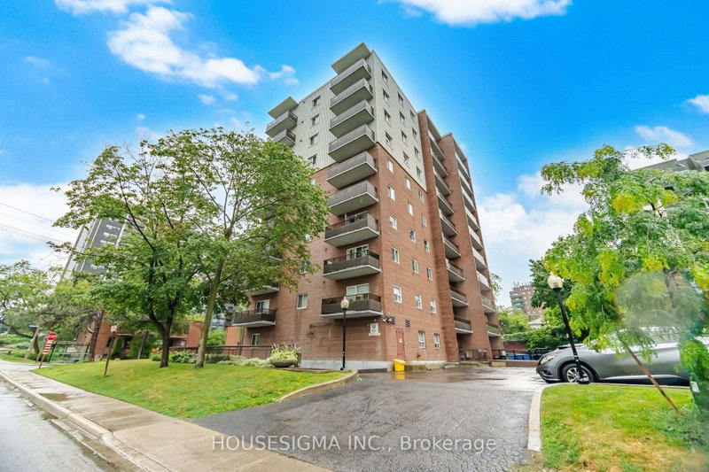 801 - 15 Elizabeth Street N