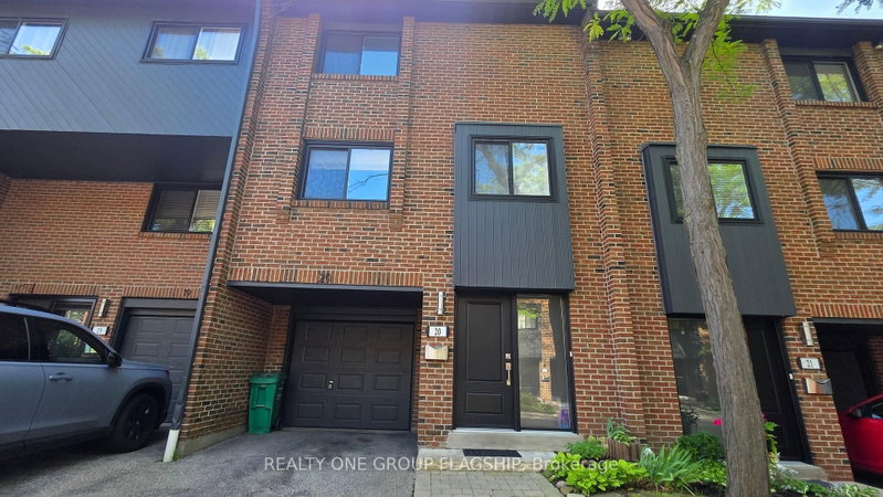 20 - 20 Mineola Road E
