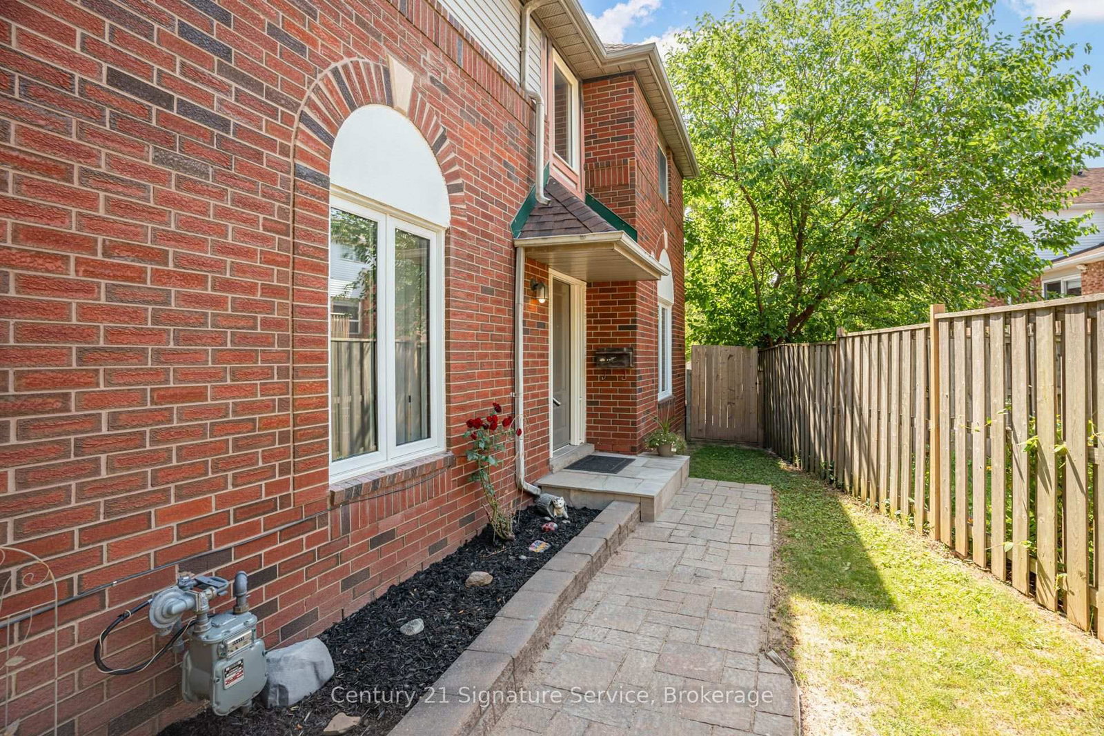 2755 Lindholm Crescent • Mississauga, ON photo 6