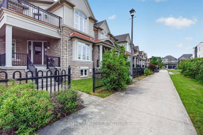 3045 Gladeside Avenue • #19 • Oakville, ON photo 2