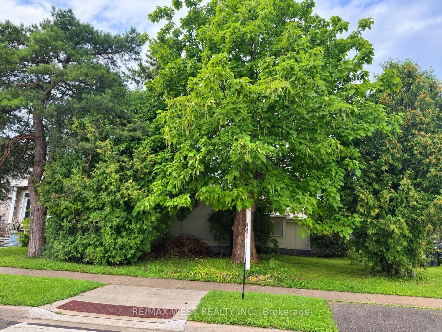 1304 Alexandra Avenue • Mississauga, ON photo 3