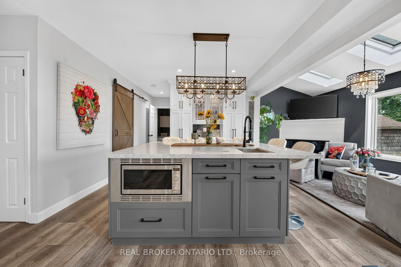 413 Indian Road • Burlington, ON photo 17