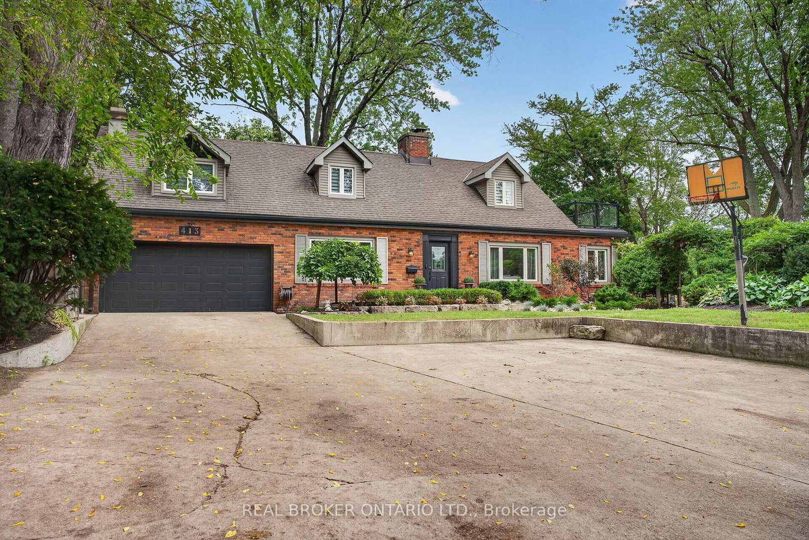 413 Indian Road • Burlington, ON photo 8